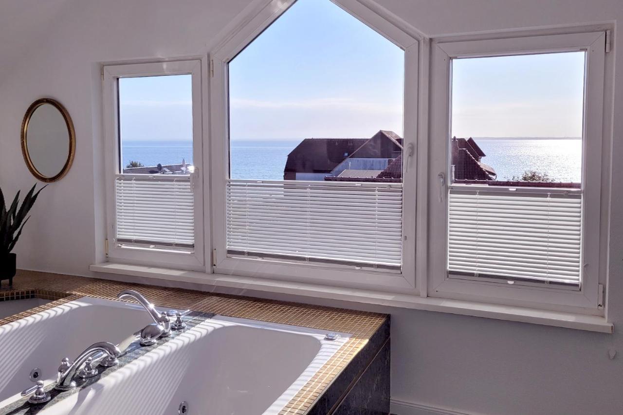 Grosse Penthouse Ferienwohnung Mit Meerblick, Sonnenterrasse & Luxusbad Von "Momentic" Sierksdorf Exterior foto