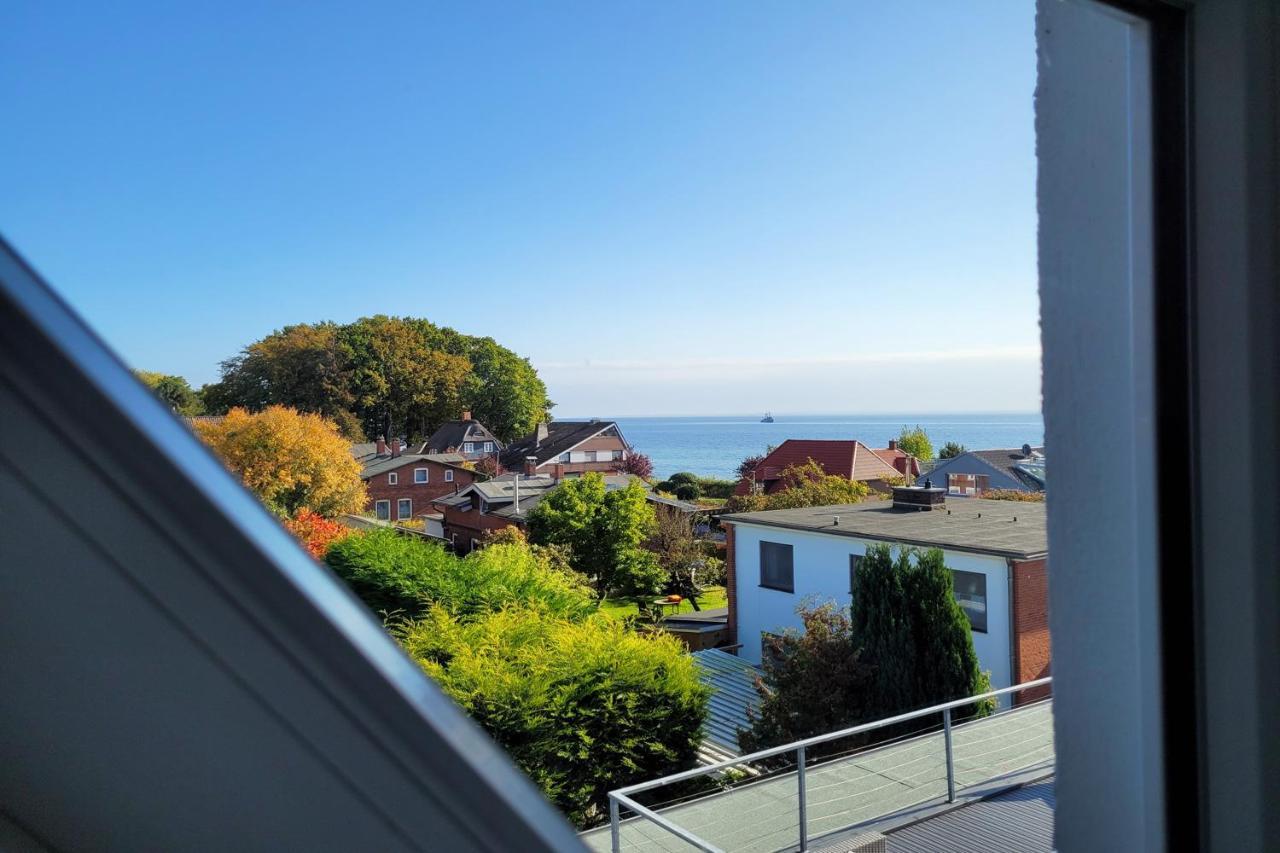 Grosse Penthouse Ferienwohnung Mit Meerblick, Sonnenterrasse & Luxusbad Von "Momentic" Sierksdorf Exterior foto