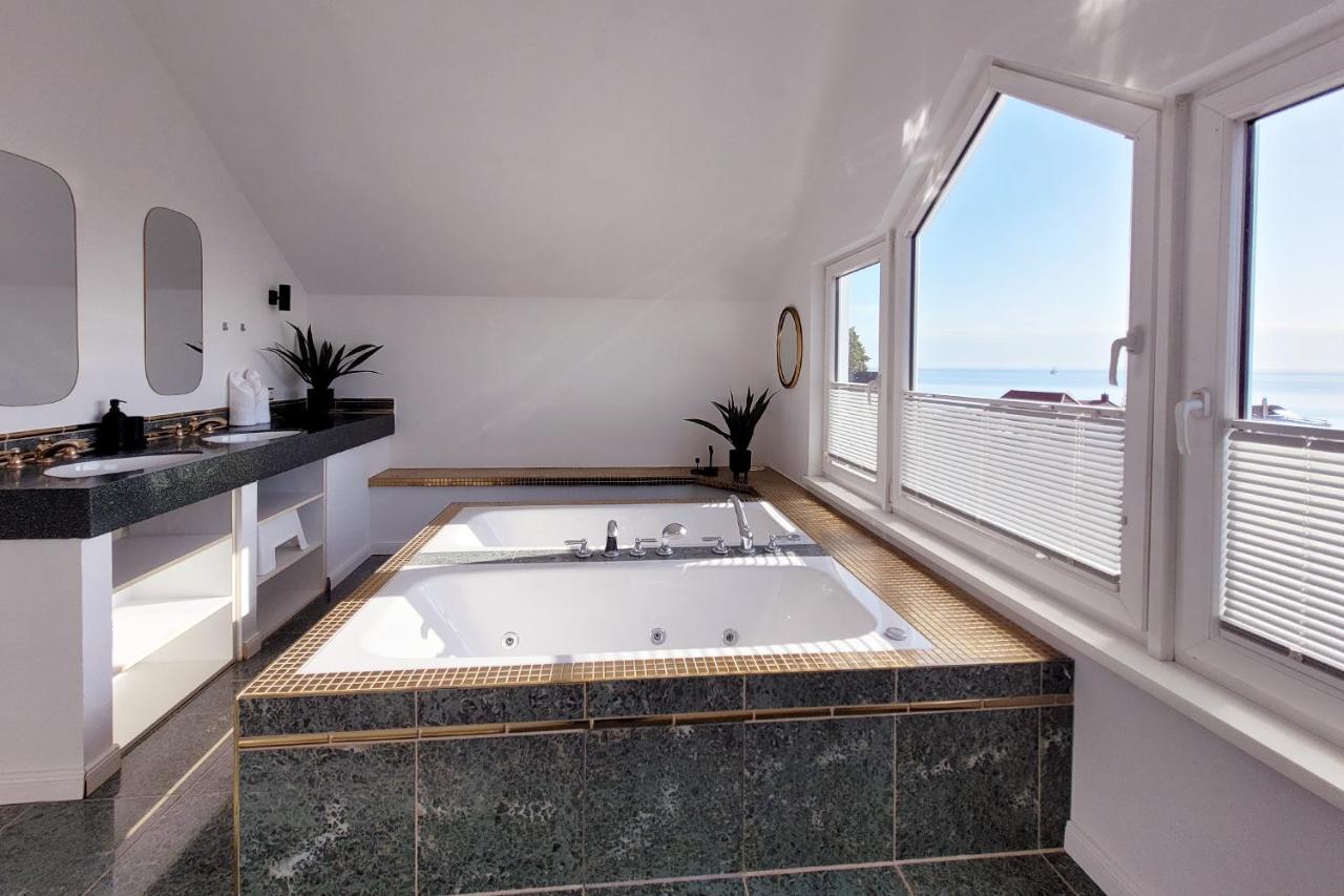 Grosse Penthouse Ferienwohnung Mit Meerblick, Sonnenterrasse & Luxusbad Von "Momentic" Sierksdorf Exterior foto